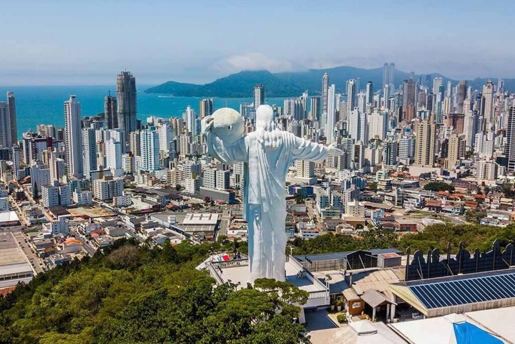 Apto A 100m Da Balneário Camboriú