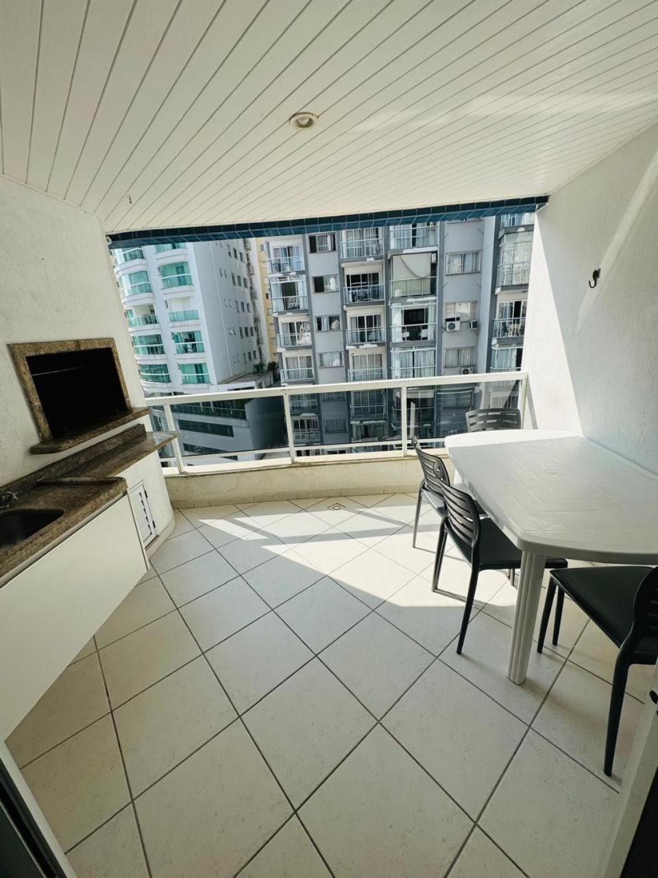 Apto A 100m Da Apartamento *